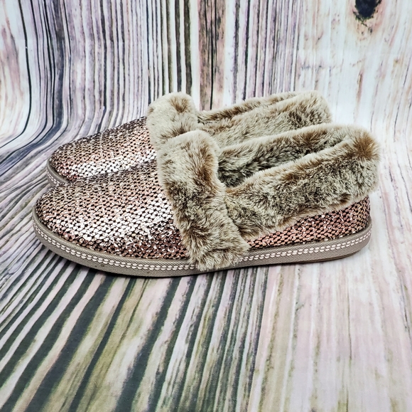 skechers rose gold slippers
